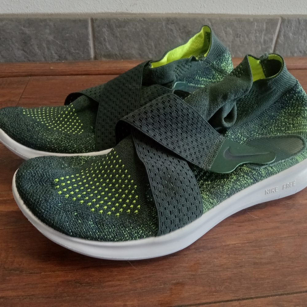 Nike Free Motion RN Flyknit Green/Volt tagged 8.5w / 7m